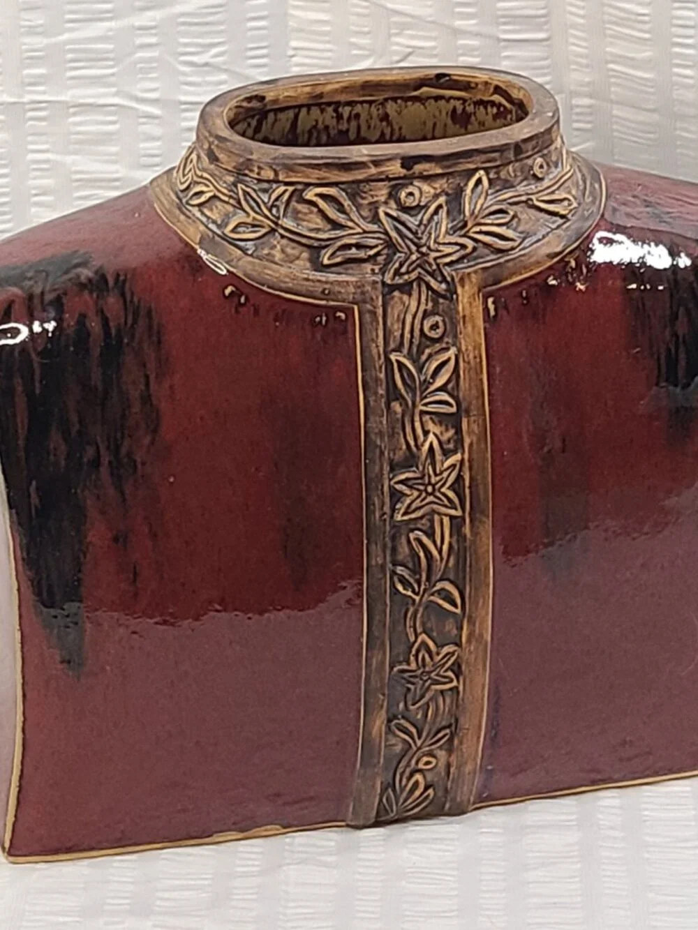 Asian Oriental Garment Vase Red Gold Black Heavy 10